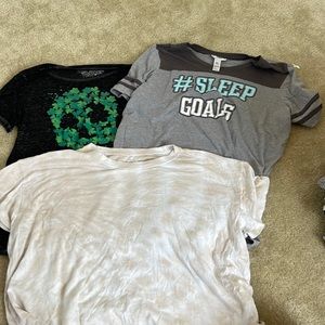 3 random short sleeve tees